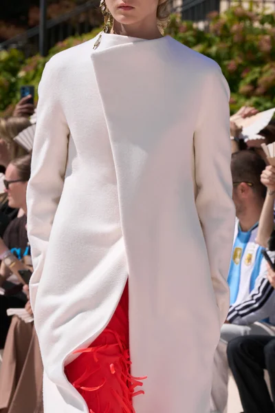 Look 9